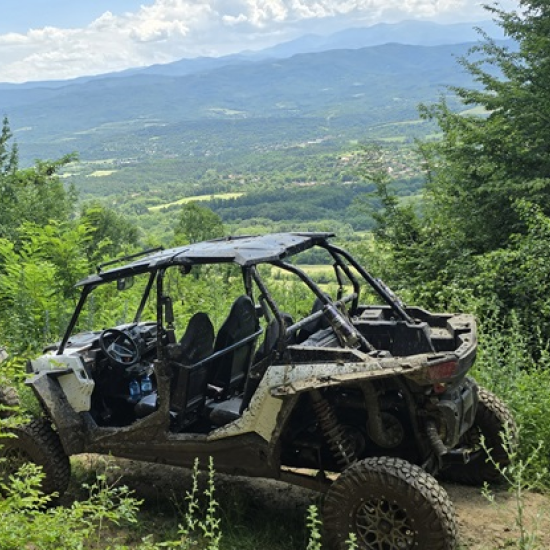 Подарете приключение с "Каране на двуместно УТВ край Габрово за 1 час" от Makaroon Подарете приключение с "Каране на двуместно УТВ край Габрово за 1 час" от Makaroon