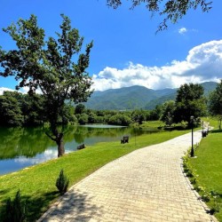 Приказна нощувка в къща над водата в комплекс „Валтата“, с. Самуилово