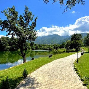 Приказна нощувка в къща над водата в комплекс „Валтата“, с. Самуилово