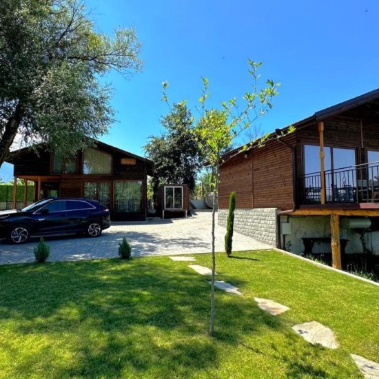 Нощувка в къща в комплекс „Валтата“ сред природата на Самуилово от Макароон