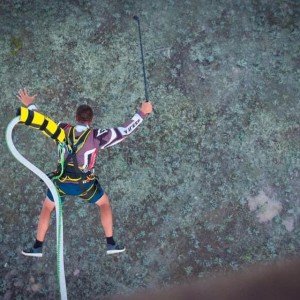 Скок с бънджи от балон и видеозаснемане край Правец