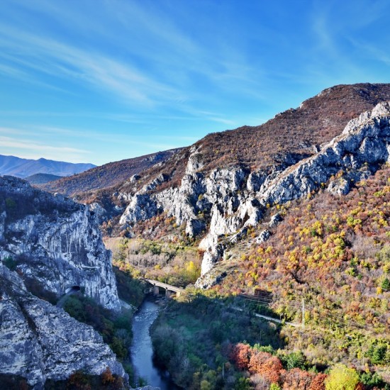 Вино, мезе и смях с  "Весел пикник за един" от Makaroon