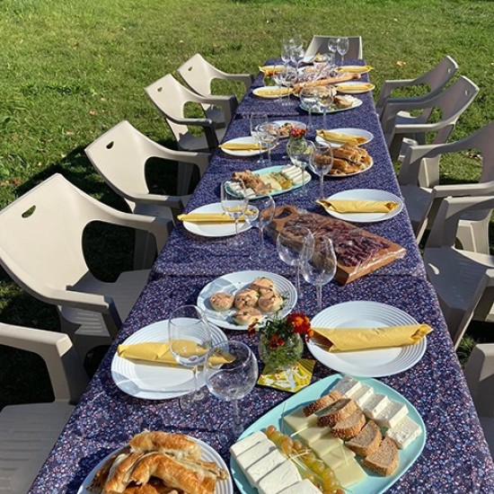 Вино, мезе и смях с  "Весел пикник за един" от Makaroon