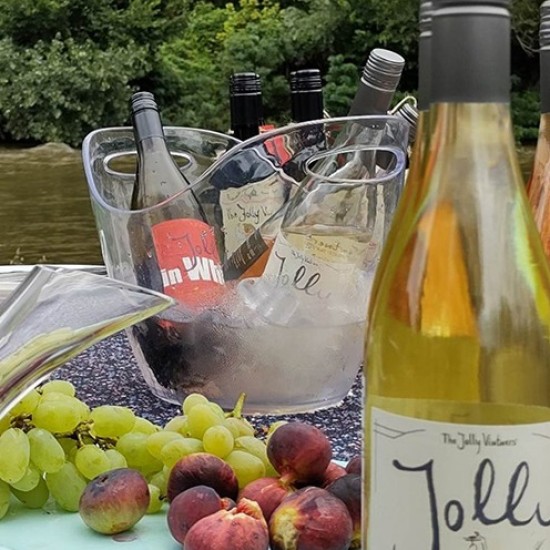 Вино, мезе и смях с  "Весел пикник за един" от Makaroon