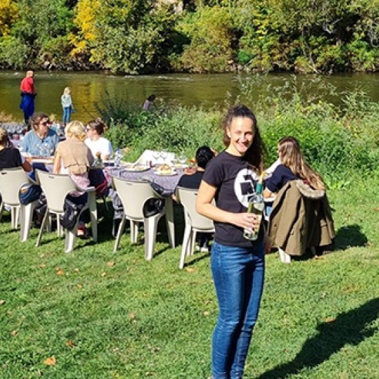 Вино, мезе и смях с  "Весел пикник за един" от Makaroon
