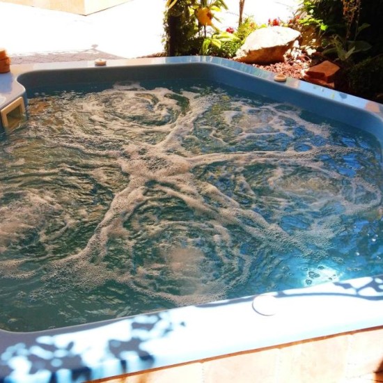 Пътешествие в миналото с пакет „Ухания от Париж“ за двама в бутиков хотел в Хисаря от Makaroon