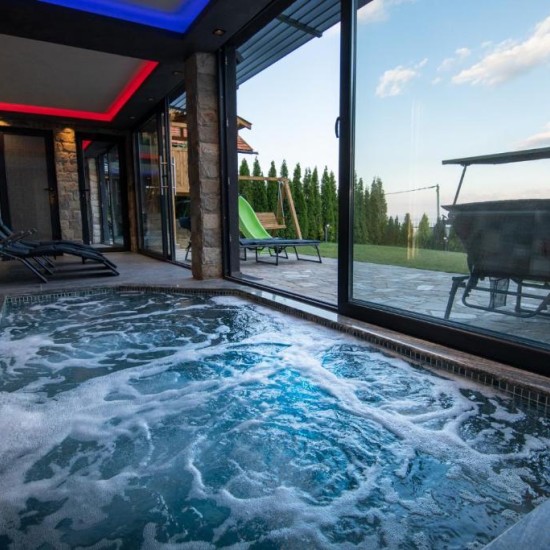 Двудневна почивка сред тишината на природата във „Вила Рустик‘‘ от Makaroon