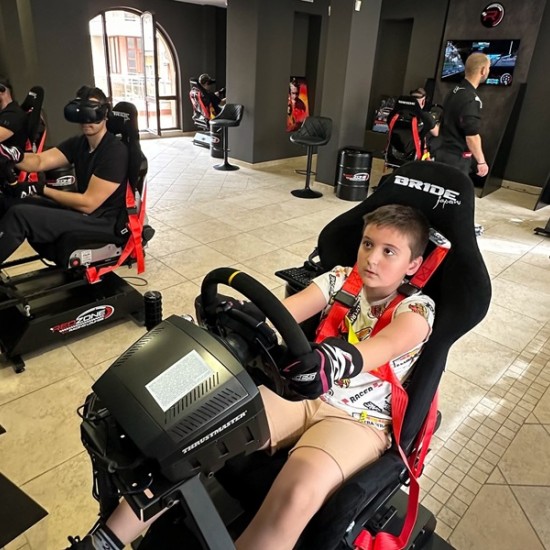 Вдигнете скорост с "VR Racing в Пловдив" от Makaroon