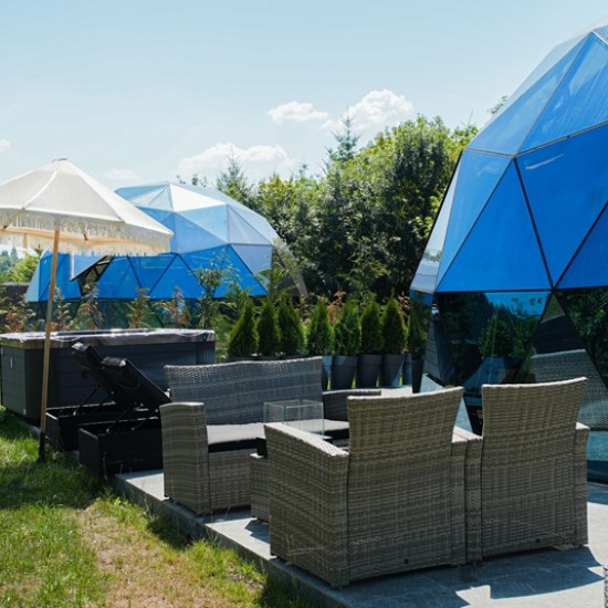  Подарете си едно невероятно преживяване под звездите с романтична Нощувка за двама в Стъклен купол в Хидропарк Вятърните мелници от Makaroon