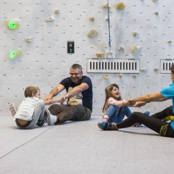 Пица и катерене за цялото семейство  с "Мама, татко и аз в Momentum Indoor Climbing"