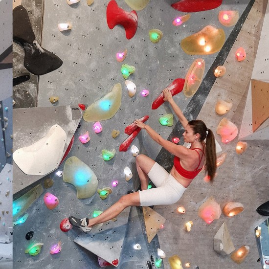 Покорете нови висини с "Beginner’s pack в Momentum Indoor Climbing" от Makaroon Покорете нови висини с "Beginner’s pack в Momentum Indoor Climbing" от Makaroon