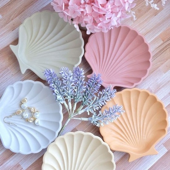 Творчески спомен с "Арт работилница с Еко смола за поставка за бижута в Пловдив" от Makaroon Творчески спомен с "Арт работилница с Еко смола за поставка за бижута в Пловдив" от Makaroon