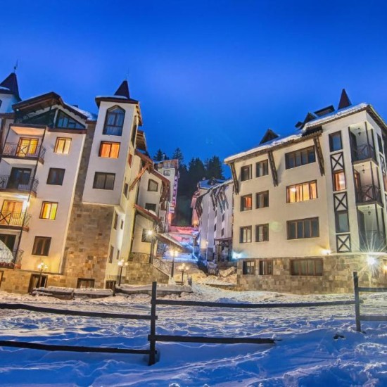 Зимна приказка с„ Нощувка за двама в комплекс Замъка, Пампрово" от Makaroon