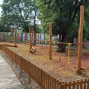 Игра, пица и сладолед - щуро забавление за деца от 2-12 г. в Приключенски парк Юнак