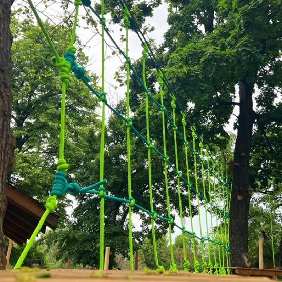 Щуро преживяване за деца с въжен тролей, пица и сладолед в Приключенски парк Юнак от Makaroon