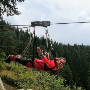 Свободно спускане по въже на алпийски тролей Zipline 400 в Чепеларе