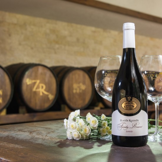 Дегустация на 3 вина за двама в село Капатово от Макароон