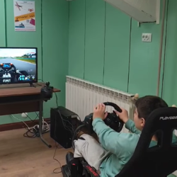 Урок по картинг на симулатор за деца - приключение за малки състезатели 