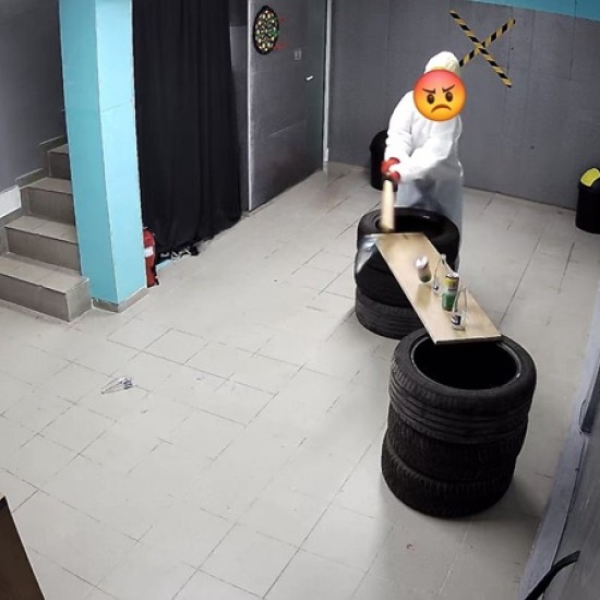 Освободете се от стреса с Пакет Гняв в Антистрес стая, гр. Хасково от Makaroon