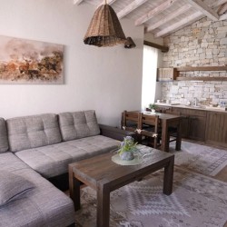 Две нощувки със закуска за двама в самостоятелна къща в комплекс Белите скали 