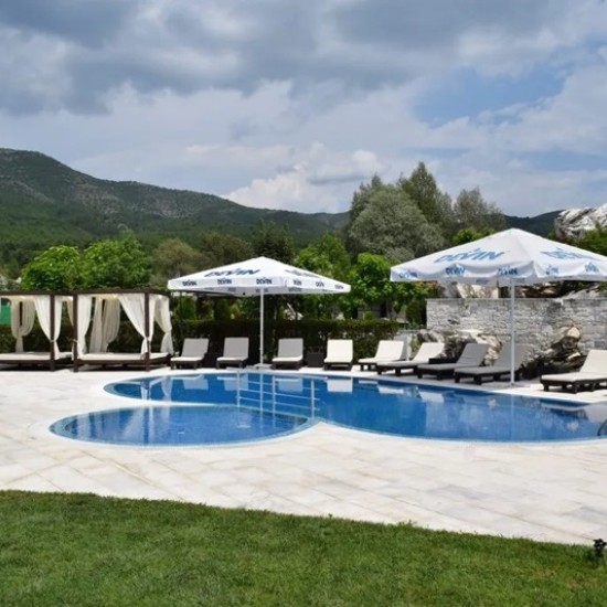 Време за почивка - прекрайте две нощувки със закуска за двама в комплекс Белите скали от Makaroon