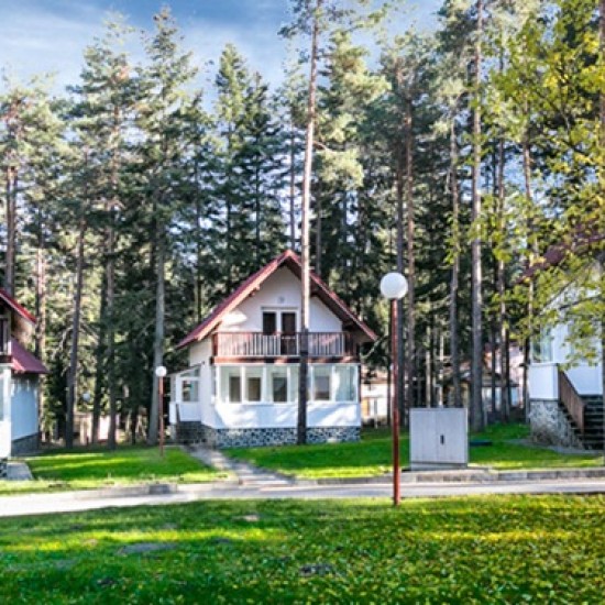 Почивка с дъх на гора - насладете се на 2 нощувки в самостоятелна вила за до 4 човека в Цигов Чарк от Makaroon