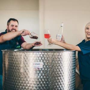 Опитайте магията на виното с Тур и дегустация на редки български сортове във Винарска изба Царев Брод Опитайте магията на виното с Тур и дегустация на редки български сортове във Винарска изба Царев Брод