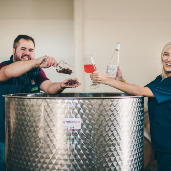  Преживяване за ценители - Тур и дегустация на вина от редки български сортове във Винарска изба Царев Брод от Makaroon