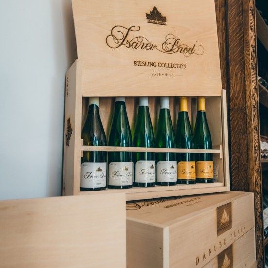  Преживяване за ценители - Тур и дегустация на вина от редки български сортове във Винарска изба Царев Брод от Makaroon