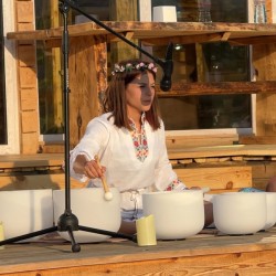  Плаваща звукова терапия с йога и дихателни практики за един човек във Велинград 