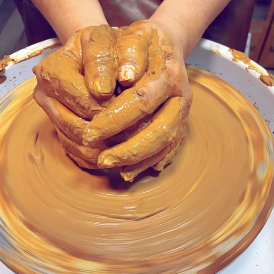 Подарете творчески уъркшоп с Ателие по ръчна керамика в Бургас от Makaroon Подарете творчески уъркшоп с Ателие по ръчна керамика в Бургас от Makaroon