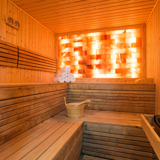 Подарете си един уикенд сред природата заедно с две нощувки на брега на яз. Доспат от Makaroon