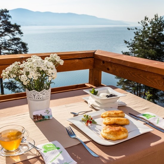 Подарете си един уикенд сред природата заедно с две нощувки на брега на яз. Доспат от Makaroon