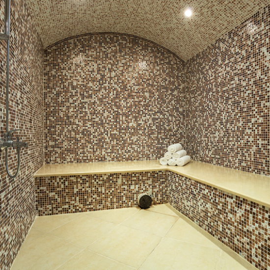 Подарете си един уикенд сред природата заедно с две нощувки на брега на яз. Доспат от Makaroon