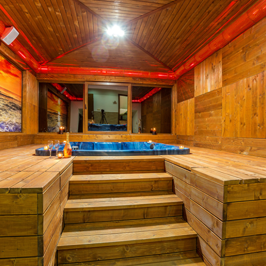 Насладете се на пълен релакс и красиви гледки с нощувка за двама на брега на яз. Доспат от Makaroon