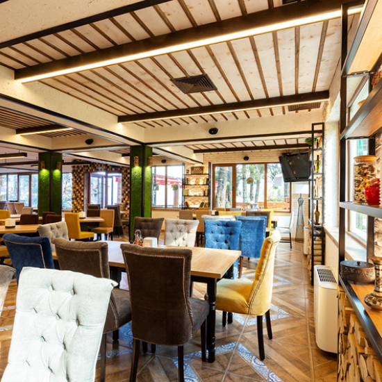 Подарете си един уикенд сред природата заедно с две нощувки на брега на яз. Доспат от Makaroon