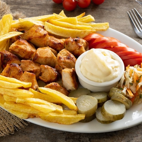 Насладете се на модерна и автентична кухня с Вечеря за двама в Ливански ресторант SanTé от Makaroon