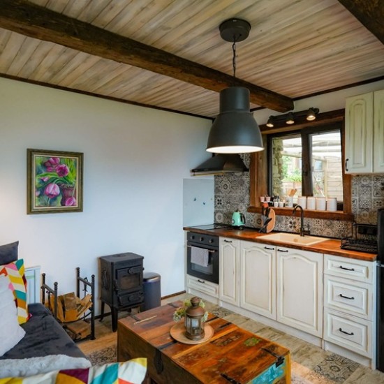 Подарете си една незабравима почивка на Нашето място, апартамент Ирис в сърцето на Родопите от Makaroon