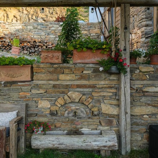 Подарете си една незабравима почивка на Нашето място, апартамент Ирис в сърцето на Родопите от Makaroon