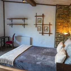 Уют и романтика с 2 нощувки за двама в студио Хамбарът, къща за гости Нашето място, с. Зорница