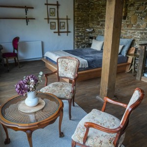 Уют и романтика с 2 нощувки за двама в студио Хамбарът, къща за гости Нашето място, с. Зорница