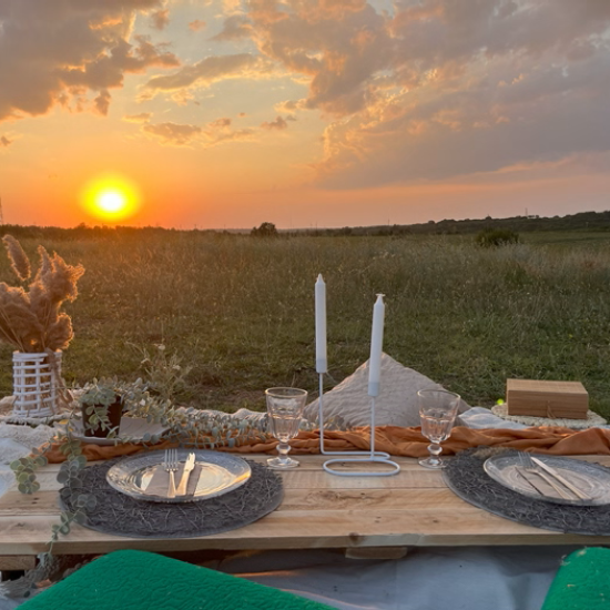 Spend shared time together with a Picnic in Nature for Two around Tarnovo or Gabrovo from Makaroon Spend shared time together with a Picnic in Nature for Two around Tarnovo or Gabrovo from Makaroon