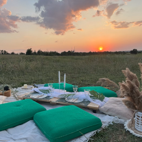 Spend shared time together with a Picnic in Nature for Two around Tarnovo or Gabrovo from Makaroon Spend shared time together with a Picnic in Nature for Two around Tarnovo or Gabrovo from Makaroon