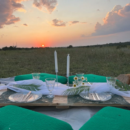 Spend shared time together with a Picnic in Nature for Two around Tarnovo or Gabrovo from Makaroon Spend shared time together with a Picnic in Nature for Two around Tarnovo or Gabrovo from Makaroon