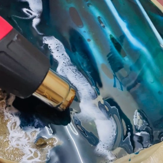 Създайте свое собствено парченце море с Работилница за изработка на морски часовник от епоксидна смола от Makaroon