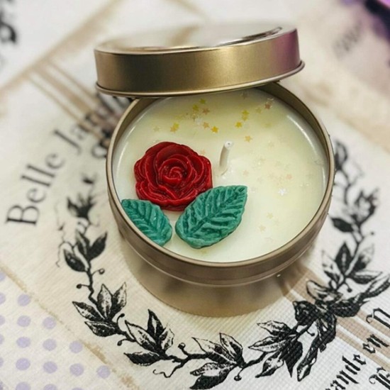 Влезте в света на свещолеенето с Работилница за ароматни свещи и вино в Банско от Makaroon