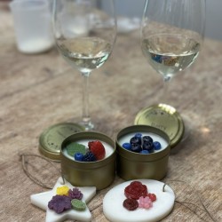 Свещи и вино - творческа работилница за един човек в Банско Свещи и вино - творческа работилница за един човек в Банско