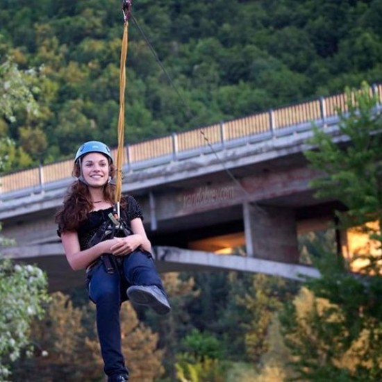 Адреналин и забавление с Преминаване през въжена градина и тролей в района на Симитли от Makaroon