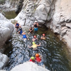 По пътя на водата: Каньонинг приключение по р. Влахи за един човек