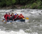Впуснете се в едно истинско приключение по вода с Рафтинг по р. Искър от Makaroon